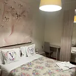 Mase Oda ve Kahvaltı